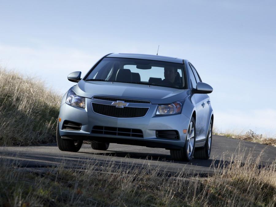  Chevrolet Cruze 2010 года  (US) (фото 3 из 16)
